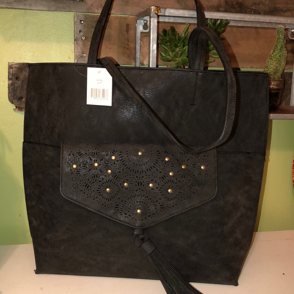 Fashionable tote!